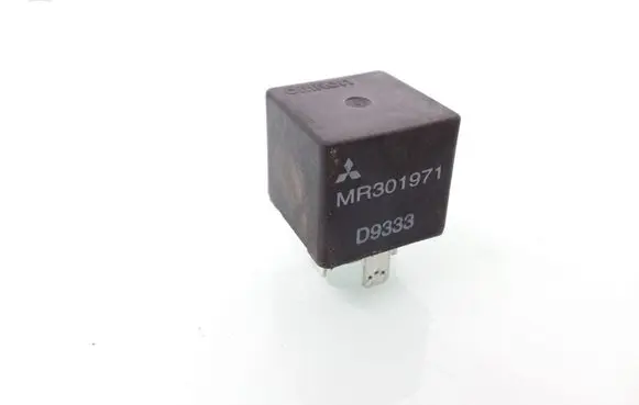 Mitsubishi Pajero Other relay MR301971 D9333