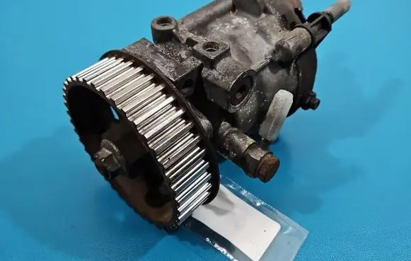 Renault Clio III Fuel injection high pressure pump R9042A070A IMPRK1543598