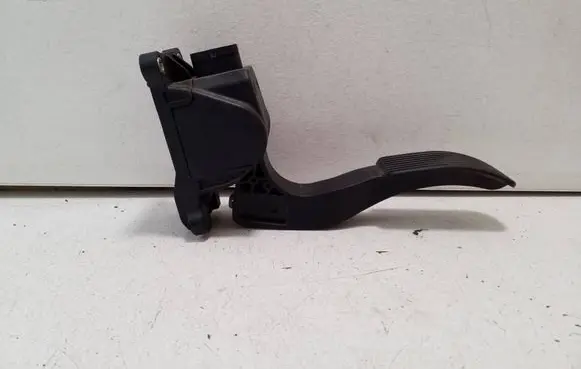 Mercedes-Benz Vito Viano W447 Accelerator throttle pedal 0280755025 A4473000200