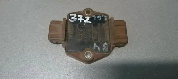 Audi A4 S4 B5 8D Ignition amplifier control unit 4A0905351