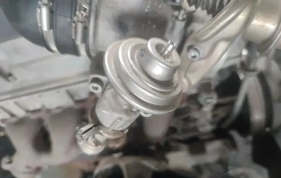 Mercedes-Benz C W202 EGR valve 96t149 72194900