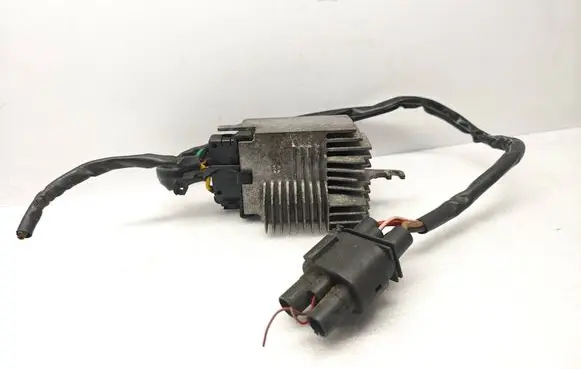 Audi A4 S4 B5 8D Fan control module 8E0959501F STG300W 00305802
