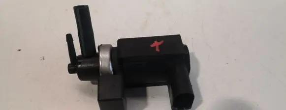 Volkswagen PASSAT B5.5 Turbo solenoid valve 8E0906628 72290333 02TY172