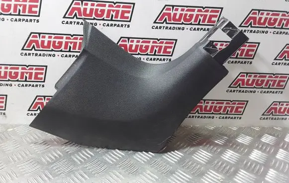 Foot area side trim