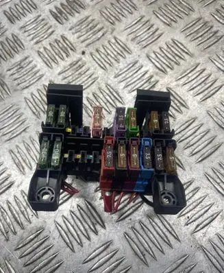 Mercedes-Benz E W211 Fuse module 2115450301 13943281C