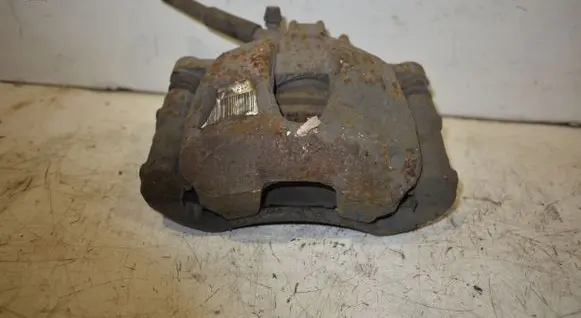 Peugeot 3008 I Front brake caliper