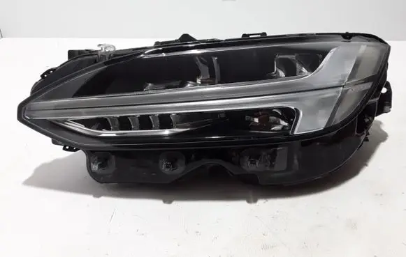 Volvo S90, V90 Headlight/headlamp 31655198