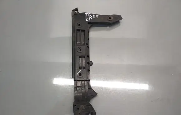 Volkswagen Multivan T5 Rear bumper mounting bracket 7H0807393