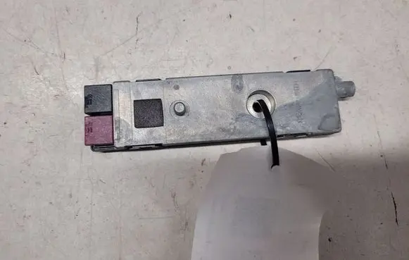 Mercedes-Benz C W204 Aerial antenna amplifier A2048205589
