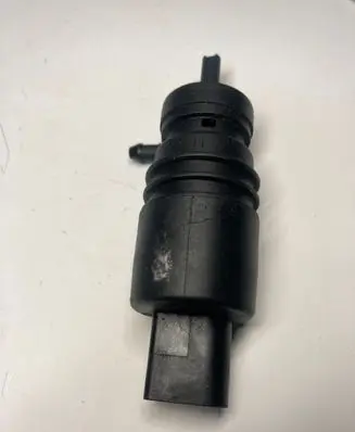 BMW X3 E83 Windscreen/windshield washer pump
