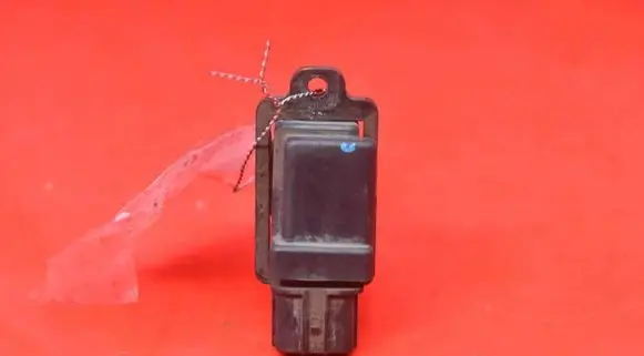 Suzuki Grand Vitara I High voltage ignition coil 33410-77E2