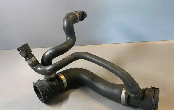 BMW 5 E60 E61 Engine coolant pipe/hose 7546064 17127546064 17127521776