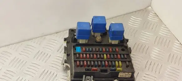 Nissan Maxima Fuse box set 2435043U00 43U8F11