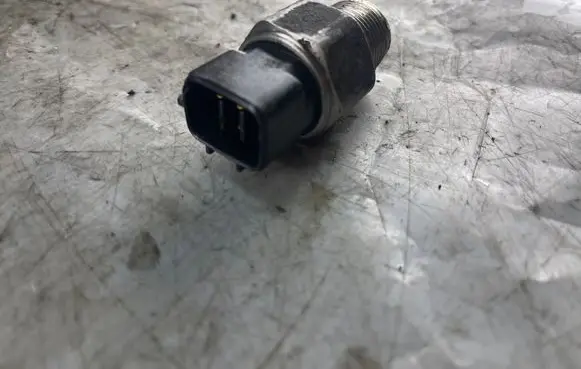 Fuel pressure sensor