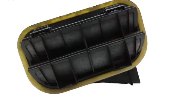 Quarter panel pressure vent