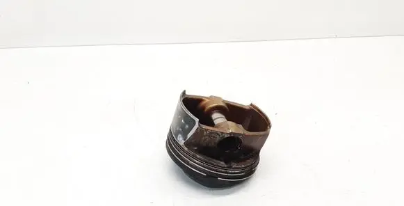 Volkswagen PASSAT B6 Piston 82409