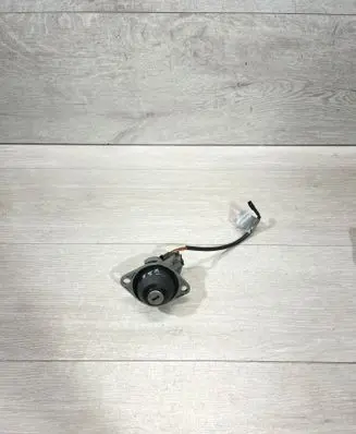 Loading door lock