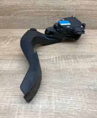 Audi A6 S6 C5 4B Accelerator throttle pedal 8D1723523N 6PV008376