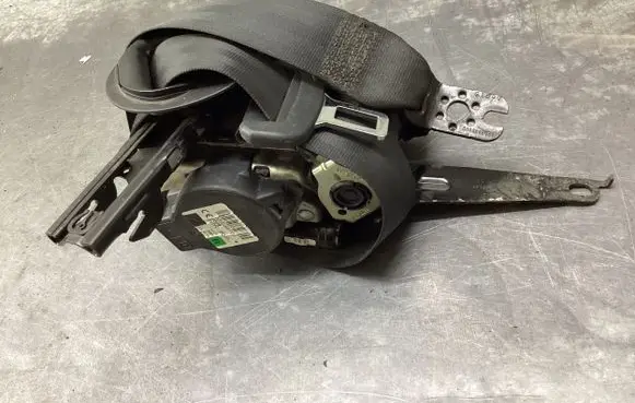 Volkswagen PASSAT B8 Front seatbelt 626346700 010R0000
