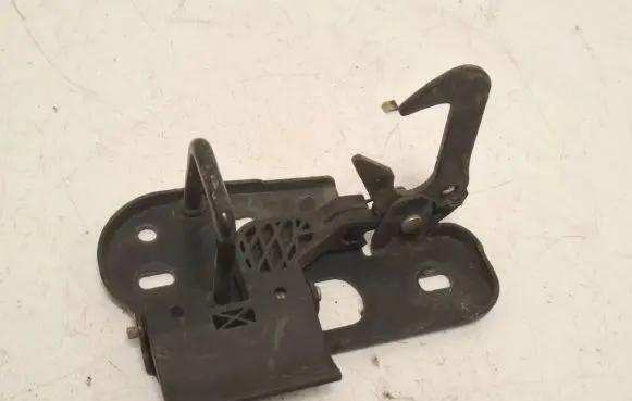 Volkswagen Golf Plus Engine bonnet/hood lock/latch loop/hook 
