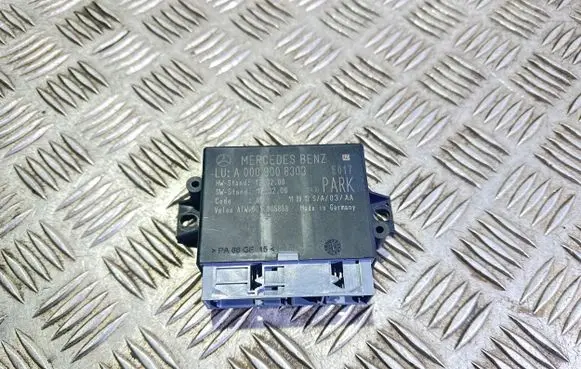 Mercedes-Benz E W212 Other control units/modules A0009008303