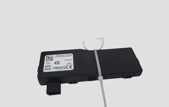 Opel Insignia A Door central lock control unit/module 13503204