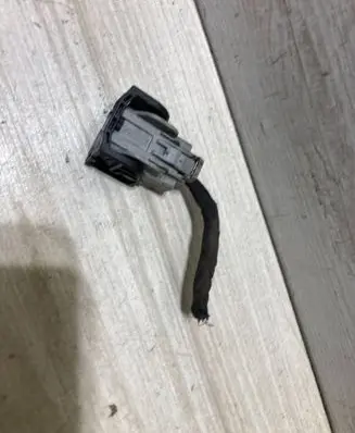 Volvo XC60 Fuel injector wires