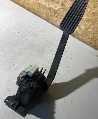 Volvo S60 Accelerator throttle pedal 30636003 6PV00853700