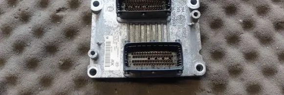 Opel Corsa D Engine control unit/module 0261208940 885163