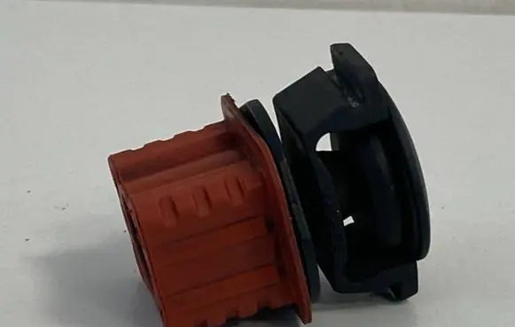 Mercedes-Benz E W211 Radiator mount bracket A2115040312
