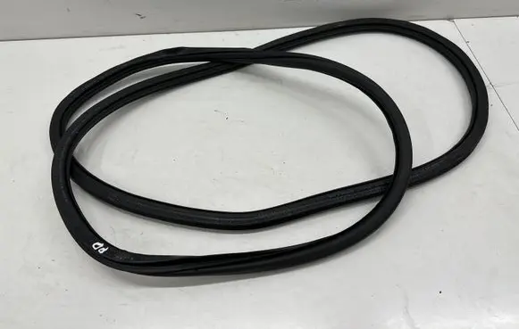 Volkswagen Golf Sportsvan Front door rubber seal