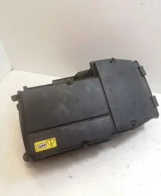 Mercedes-Benz C W204 Air filter box A2710900901