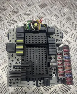 Volvo S80 Fuse box set 8688153 02W052
