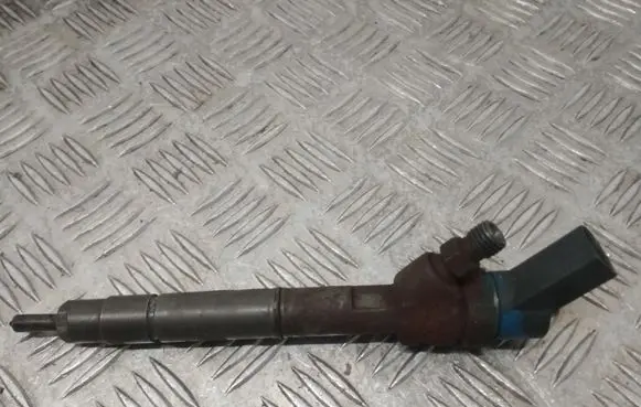 Mercedes-Benz C W203 Fuel injector 0445110015 A6680700687