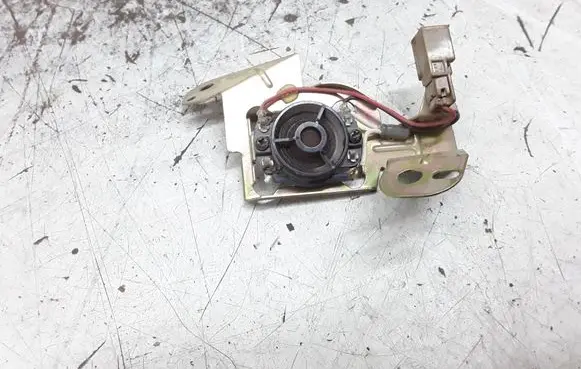 Front door high frequency speaker