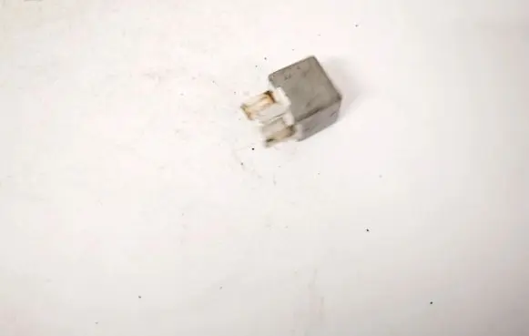 Volkswagen PASSAT B5 Other relay 443951253J 899511