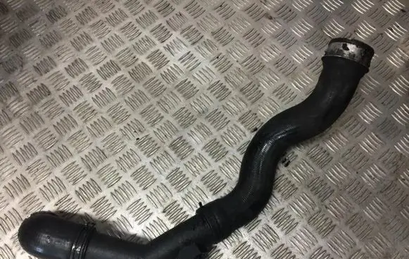 Ford Galaxy Intercooler hose/pipe YM219F072AC 7M3145957C