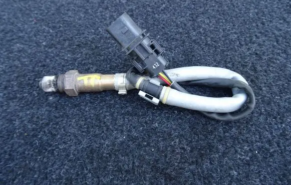 Audi A3 S3 8P Lambda probe sensor 06F905262
