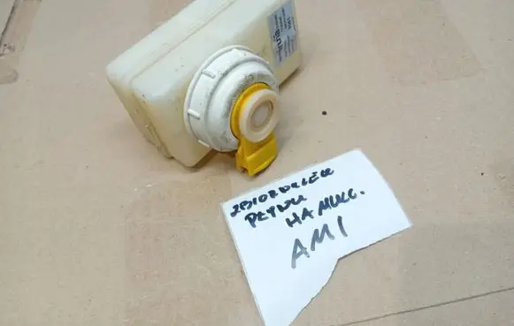 Citroen AMI Brake fluid reservoir 989897656789