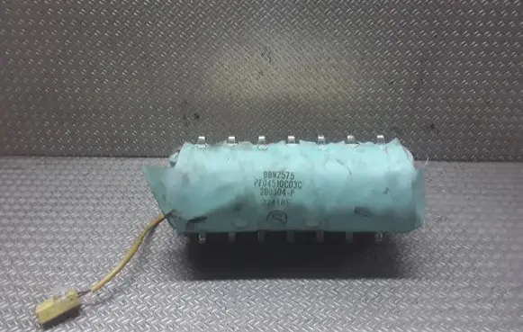 Mazda MPV Passenger airbag