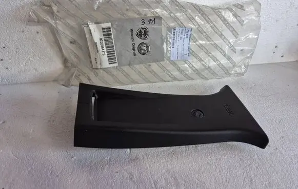 Lancia Ypsilon (B) pillar trim (top) 735486197