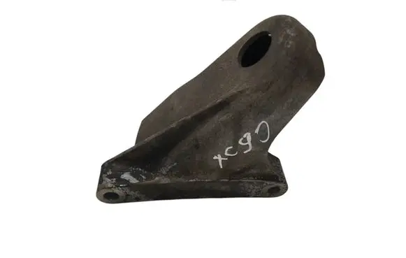 Volvo XC90 Engine mounting bracket 