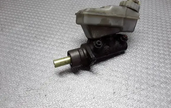 Volkswagen Transporter - Caravelle T4 Master brake cylinder 701611303A