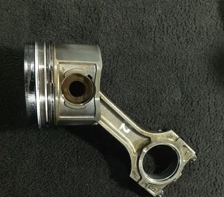 BMW 5 E39 Piston with connecting rod