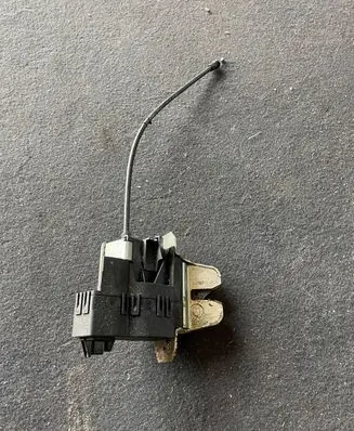 Mercedes-Benz C W203 Tailgate/trunk/boot lock/catch/latch A2037400135