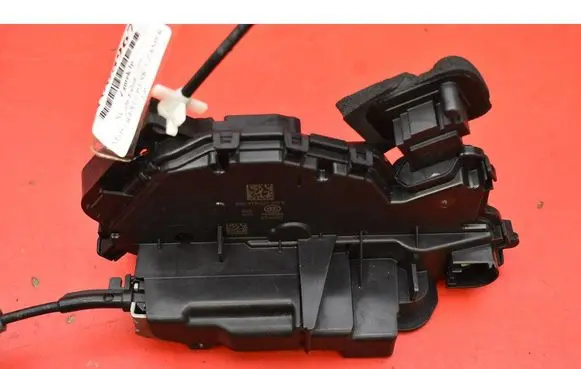 Skoda Fabia Mk1 (6Y) Front door lock 5TB837015E