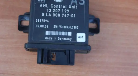 Opel Astra H Headlight ballast module Xenon 13207199 0837596 5LA00876701