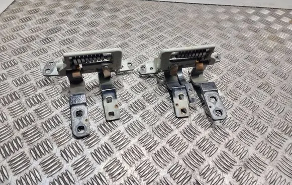 BMW 5 E60 E61 Tailgate/trunk/boot hinge 7061383 7061384