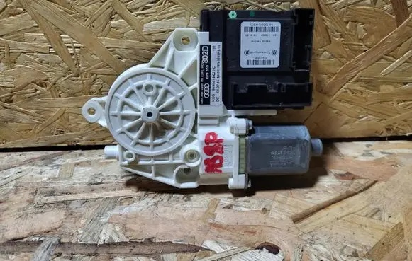 Audi A3 S3 8P Rear door window regulator motor 8P4959802D