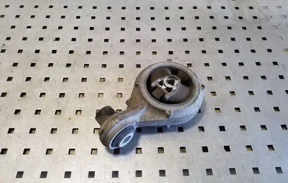 Nissan Qashqai Engine mount bracket JD71A
